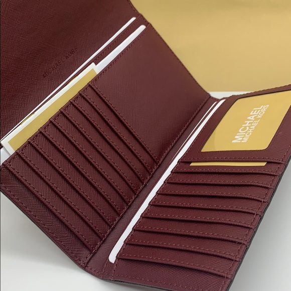 MICHAEL KORS JET SET TRAVEL LG TRIFOLD MERLOT - Picture 13 of 16